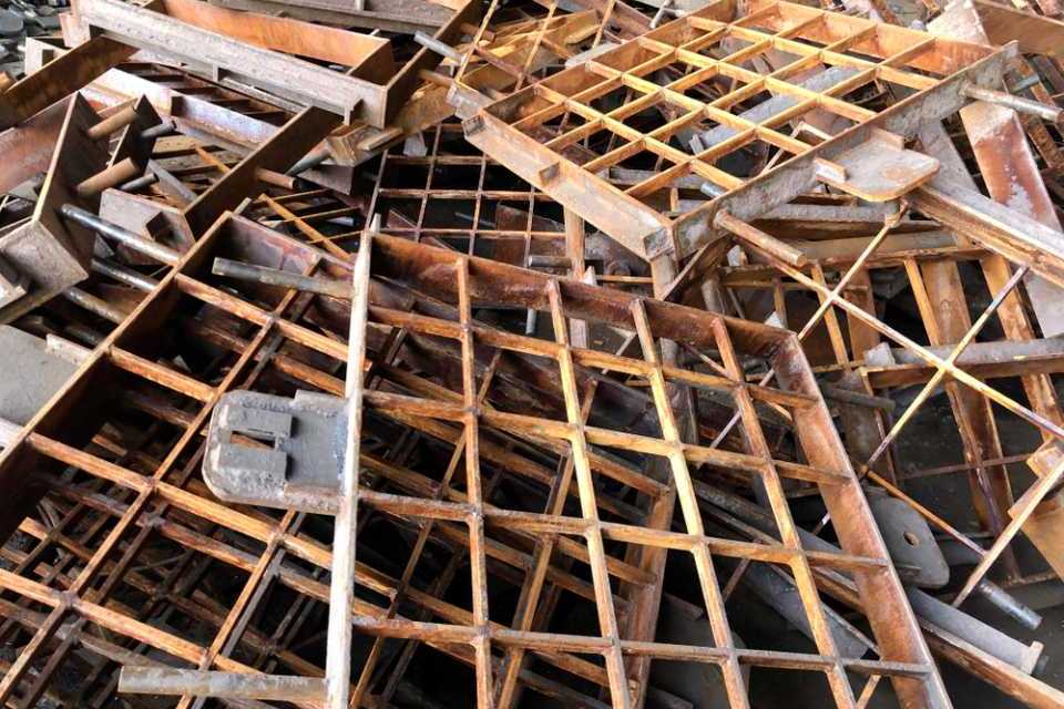 Inzameling van oud ijzer en meer